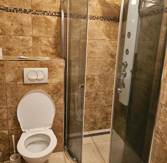 اتاق استاندارد چهار تخته, Taurus