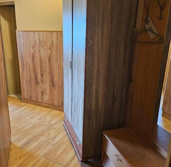 اتاق استاندارد چهار تخته, Taurus