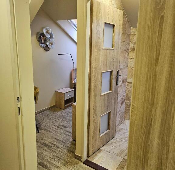 اتاق استاندارد یک نفره, Taurus