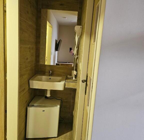 اتاق استاندارد یک نفره, Taurus