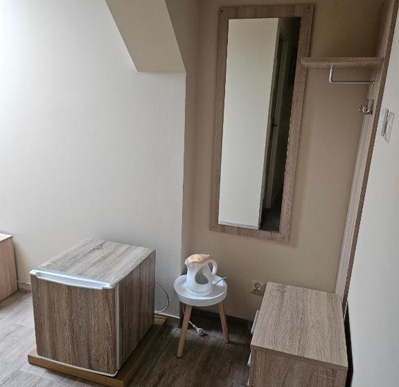 اتاق استاندارد سه نفره, Taurus