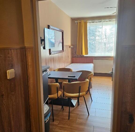 اتاق استاندارد چهار تخته, Taurus