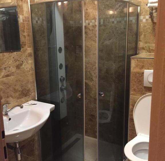 اتاق استاندارد چهار تخته, Taurus