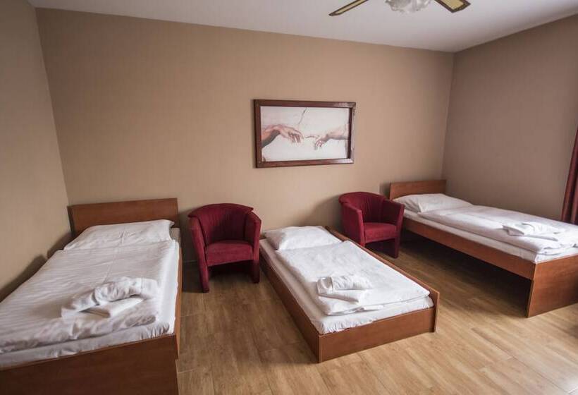 اتاق استاندارد سه نفره, Taurus