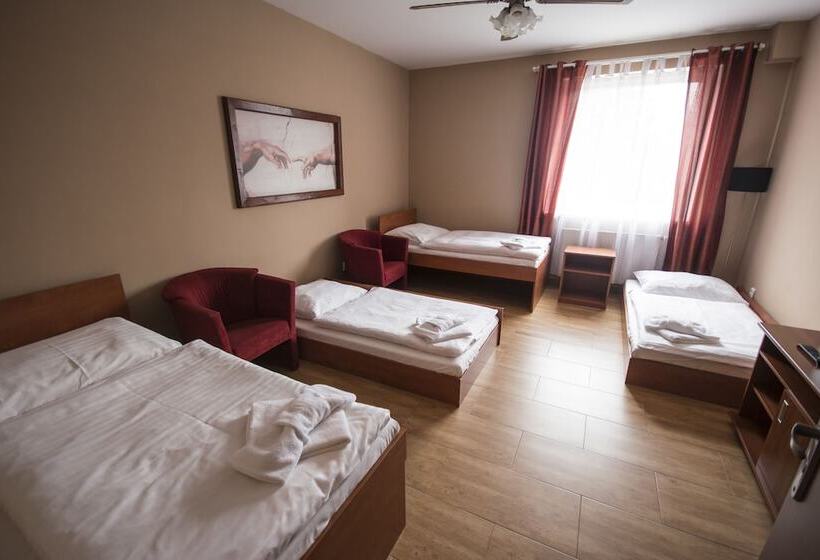 اتاق استاندارد چهار تخته, Taurus