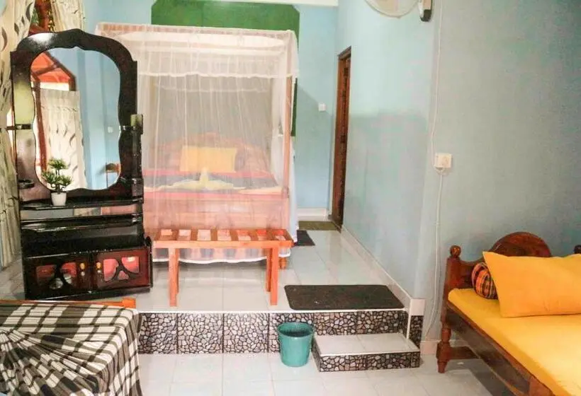 3 Bett Standardzimmer Balkon, Tea Forest Lodge