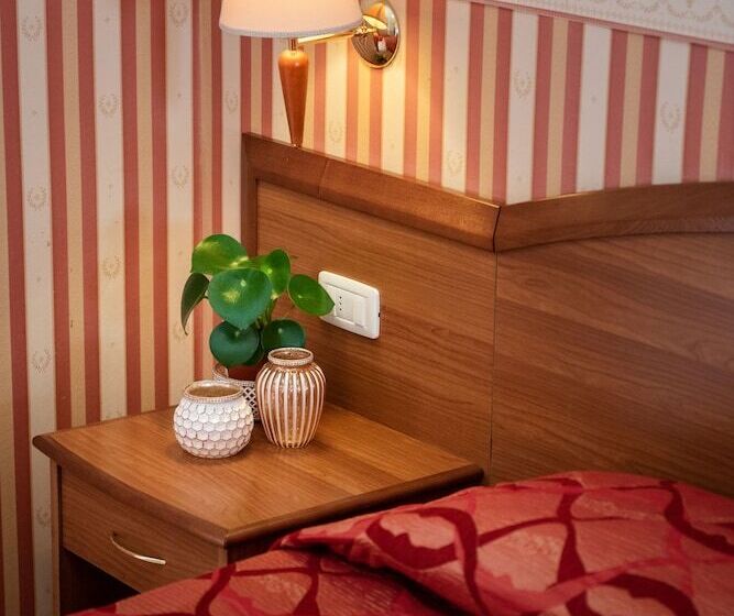 اتاق سوپریور چهار تخته, Tiffany