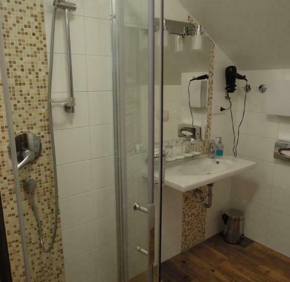 شقة غرفة واحدة, U Kabinky