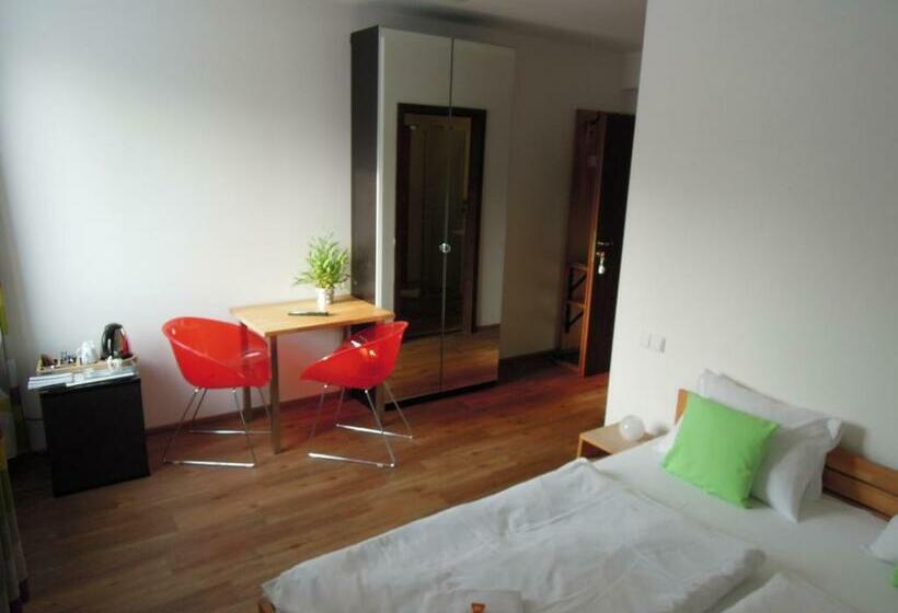 غرفة قياسية, U Kabinky