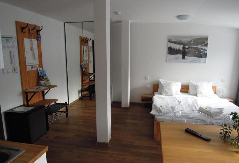 شقة غرفة واحدة, U Kabinky