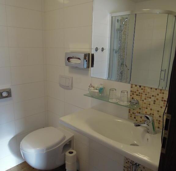 شقة غرفة واحدة, U Kabinky