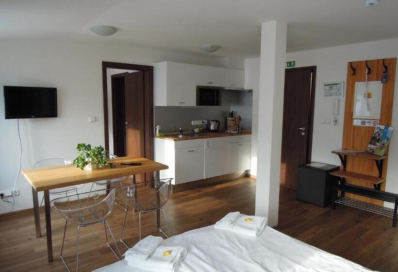 شقة غرفة واحدة, U Kabinky