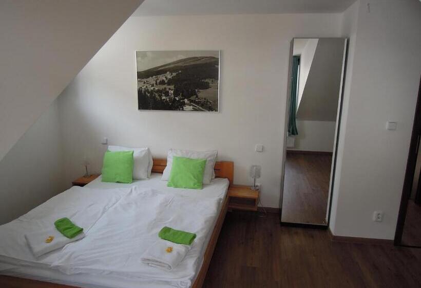 شقة غرفة واحدة, U Kabinky