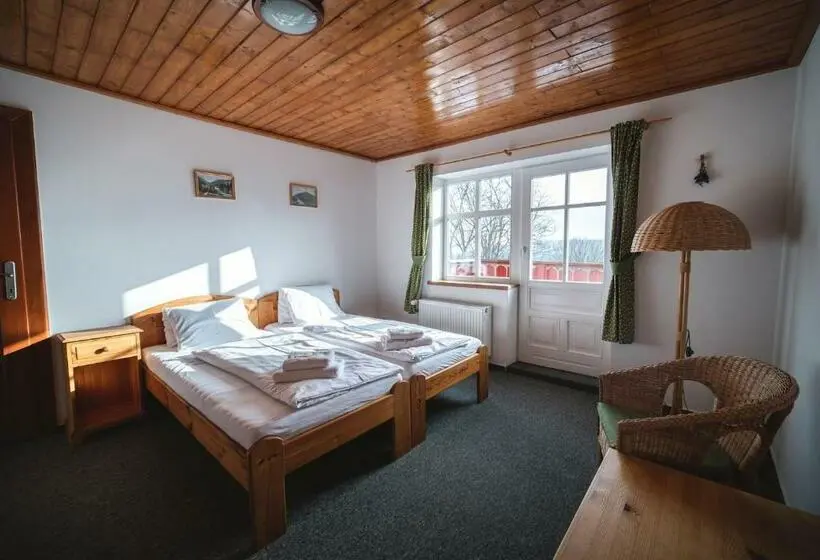 Standard-huone, Večernice