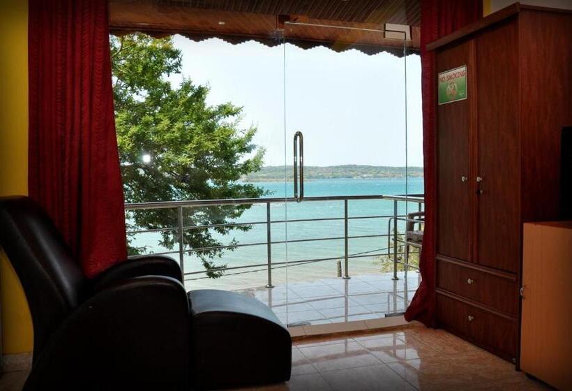 片側に海が見えるデラックスルーム, Villa