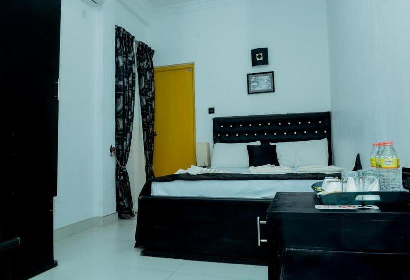 デラックストリプルルーム, Villa