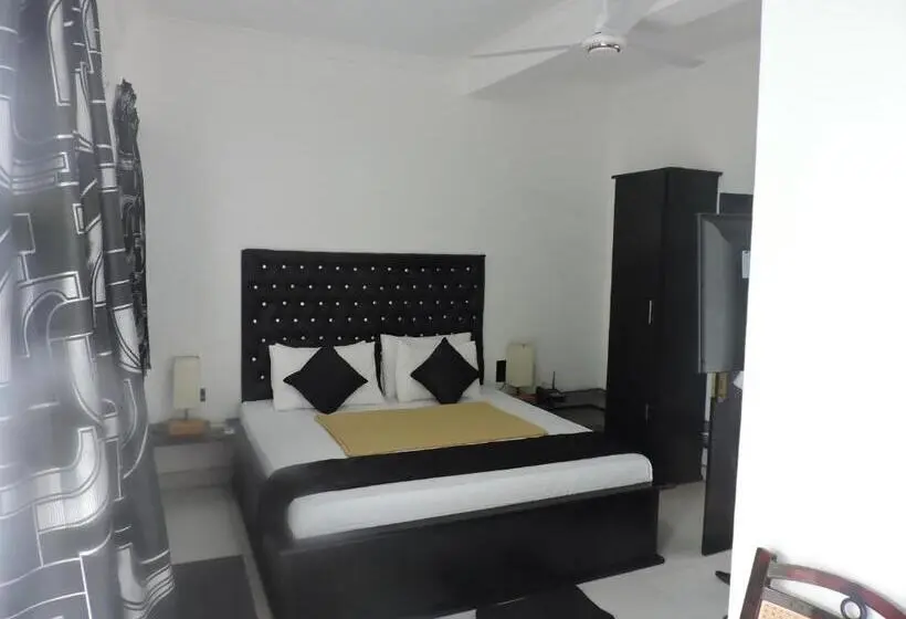 Deluxe Room King Size Bed, Villa