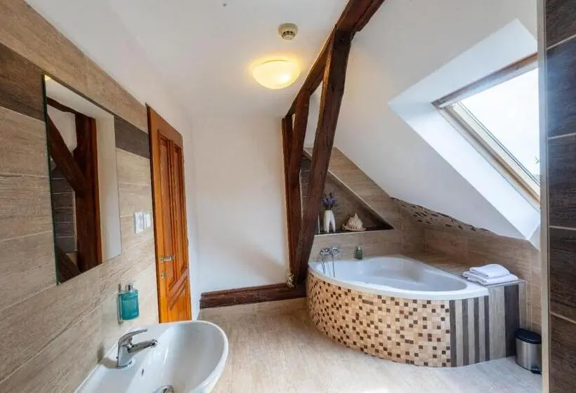 スイート, Wellness Hotel & Minipivovar Kněžínek