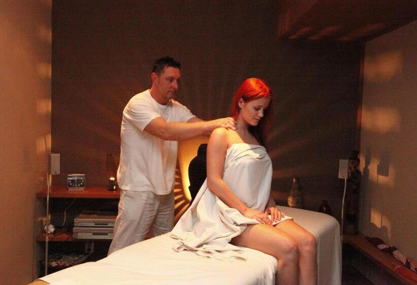 سوییت لوکس, Wellness Hotel Staré Město