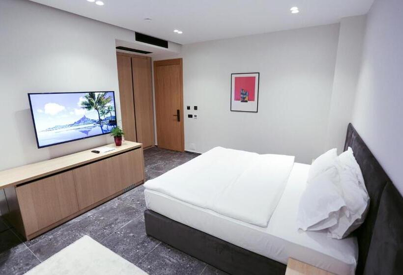 اتاق استاندارد, 12