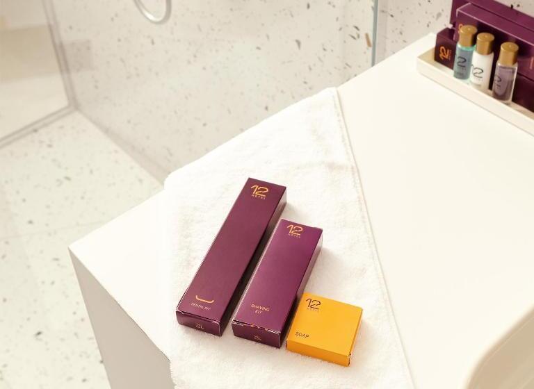 مجموعه ویستا شهر, 12