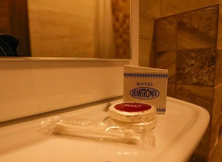 اتاق استاندارد, Semitronix