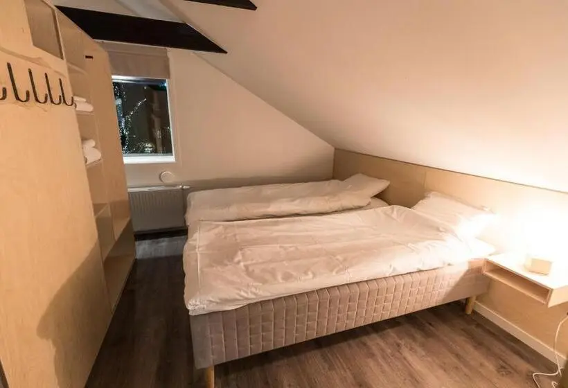 1 Bedroom Penthouse Apartment, Parkvillan