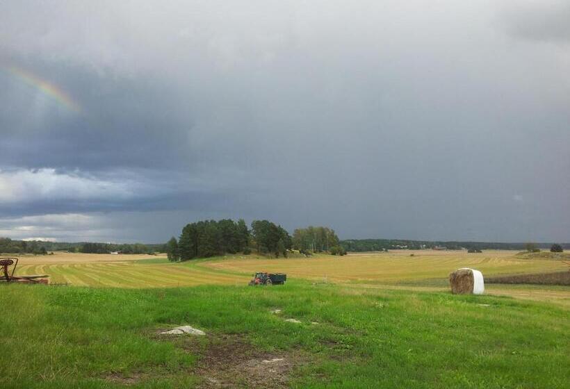 Номер Стандарт Четырехместный Совместный Санузел, Brunnsta Gård