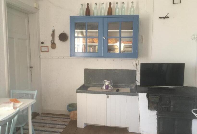 Номер Стандарт Четырехместный Совместный Санузел, Brunnsta Gård