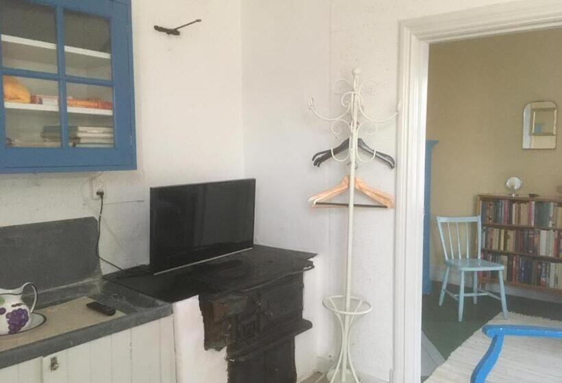 Номер Стандарт Четырехместный Совместный Санузел, Brunnsta Gård