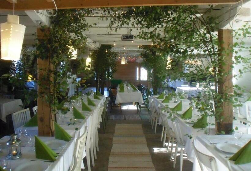 Номер Стандарт Вид на Сад, Brunnsta Gård