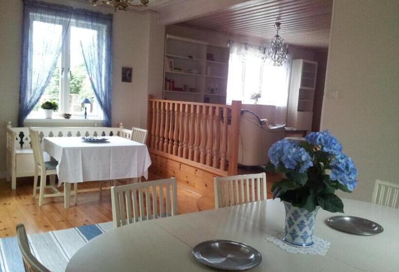 Люкс 3 Спальни, Brunnsta Gård