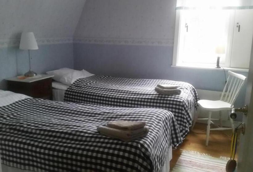 Люкс 3 Спальни, Brunnsta Gård