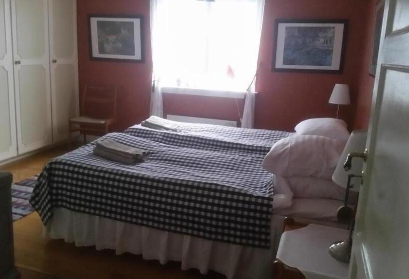 Люкс 3 Спальни, Brunnsta Gård