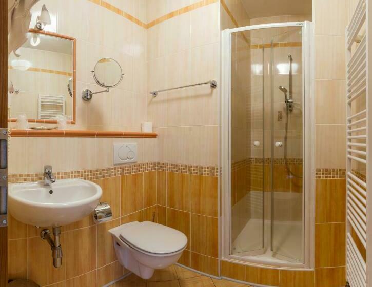 דירת חדר, Admiral