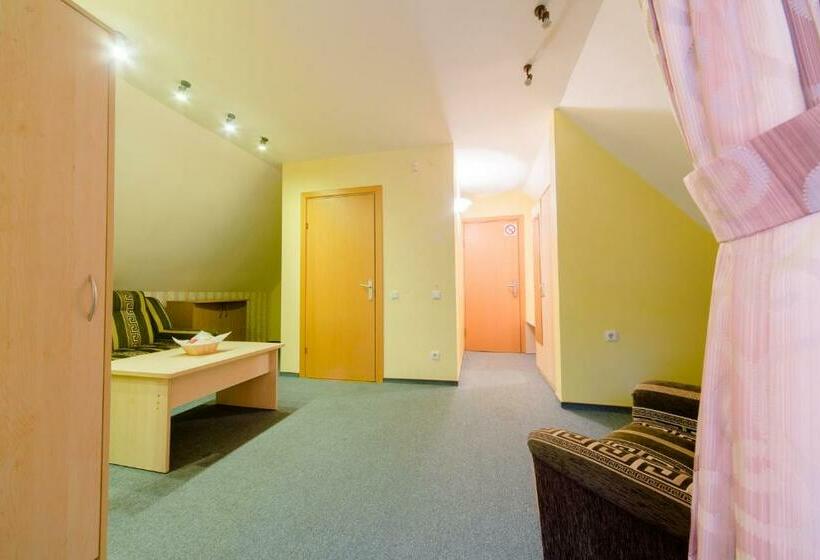 سوییت, Bar Grafaite