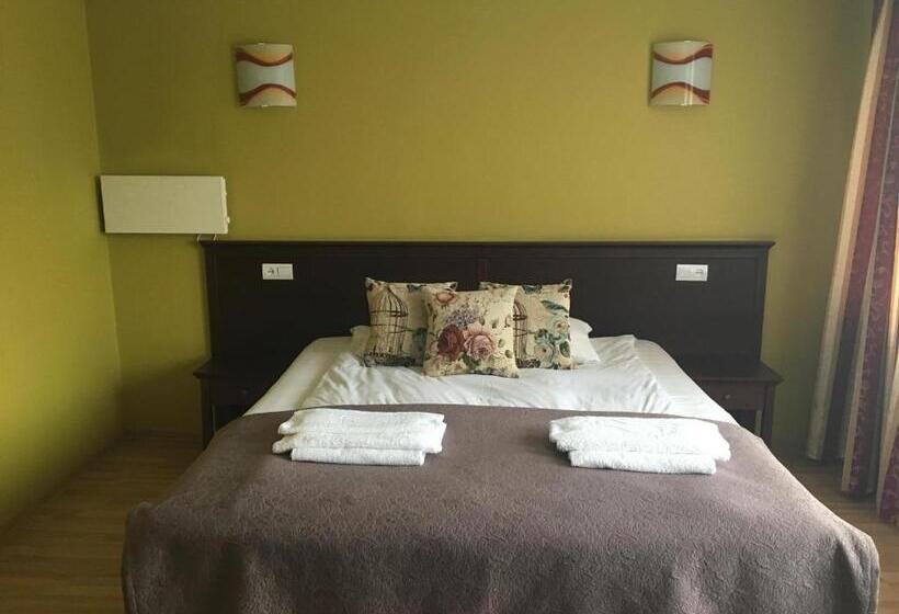 اتاق لوکس, Bed And Breakfast Taurage Center