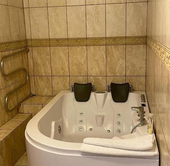 اتاق لوکس, Bed And Breakfast Taurage Center