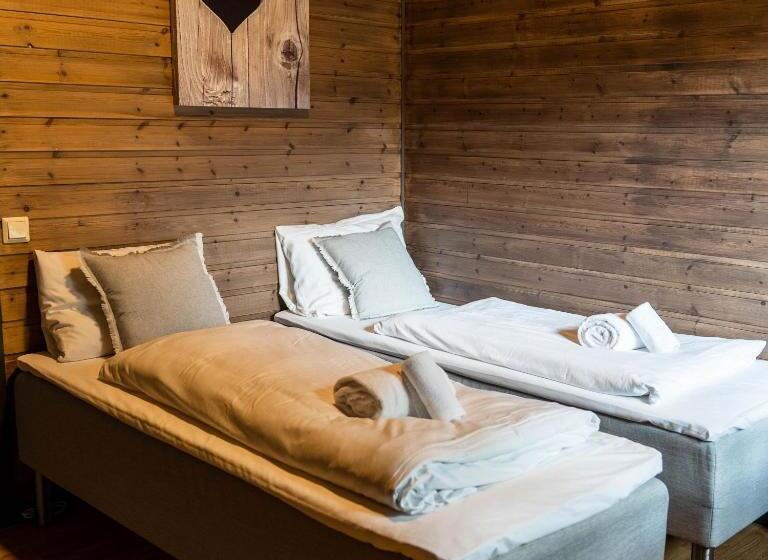 غرفة أساسية, Gargia Lodge