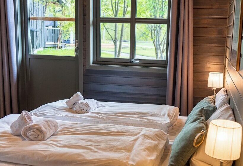 إستوديو قياسى, Gargia Lodge