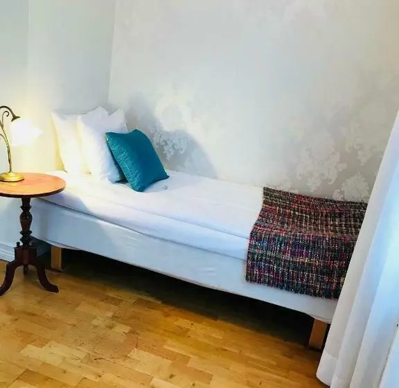 Standard Yhden Hengen Huone, Grenna Hotell
