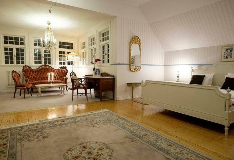 Люкс Вид на Море, Grenna Hotell