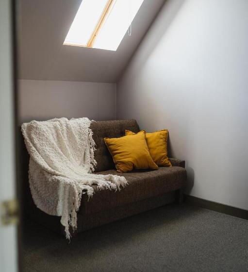 اتاق استاندارد, Jēkaba Sēta