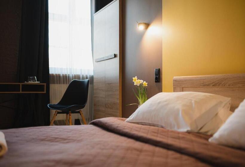 اتاق استاندارد, Jēkaba Sēta