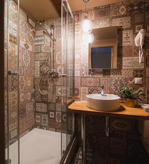 اتاق سوپریور, Jēkaba Sēta