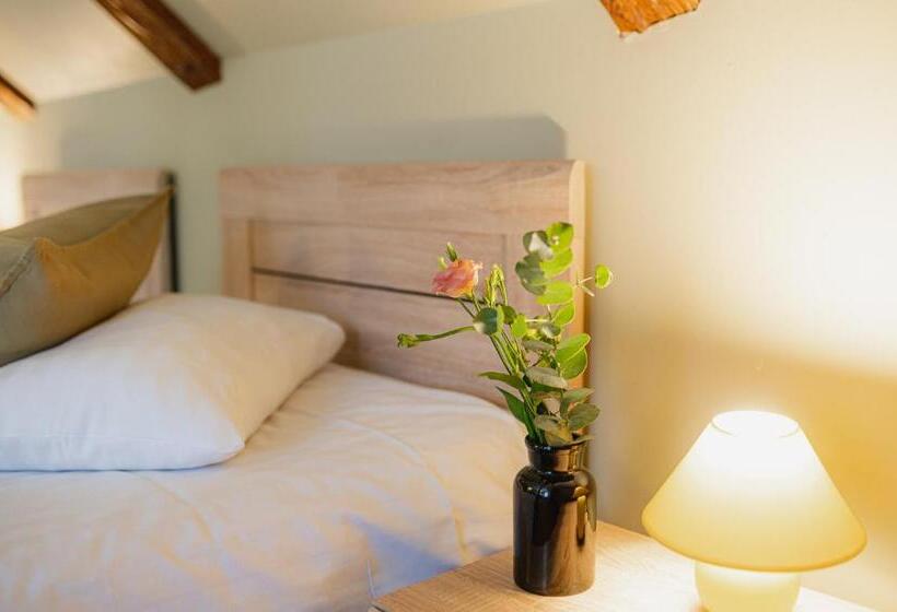 اتاق سوپریور, Jēkaba Sēta