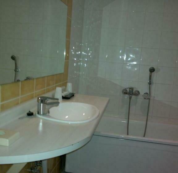 اتاق خانوادگی, Kongo