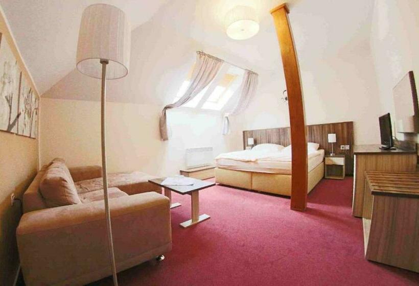 스탠다드 룸, Koruna