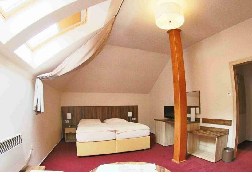 스탠다드 룸, Koruna