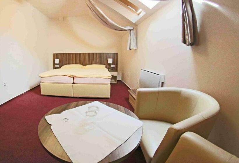 스탠다드 룸, Koruna